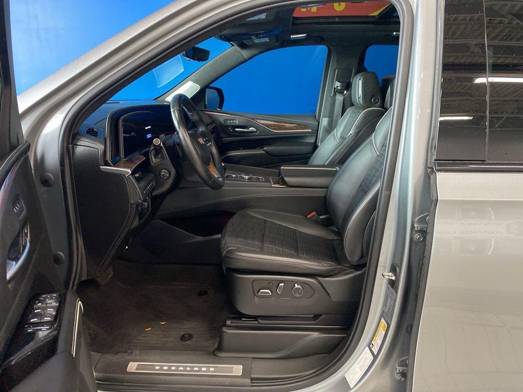 used 2023 Cadillac Escalade ESV car, priced at $83,997
