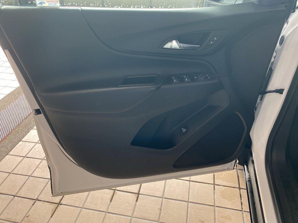 used 2024 Chevrolet Equinox car, priced at $21,996