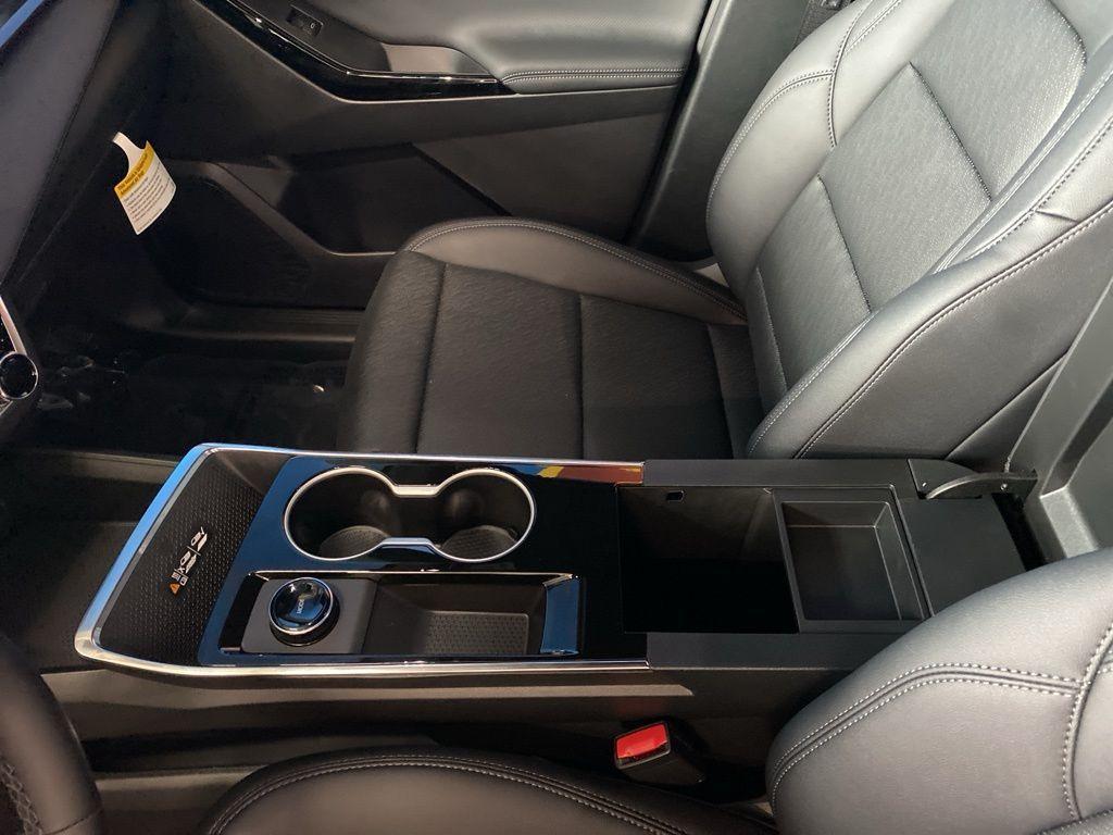 new 2026 Chevrolet Equinox car, priced at $33,106