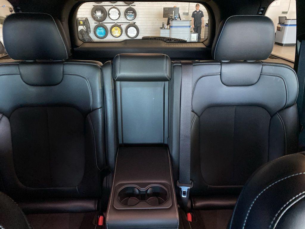 used 2024 Jeep Grand Cherokee car, priced at $35,994