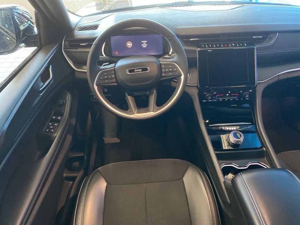 used 2024 Jeep Grand Cherokee car, priced at $35,994