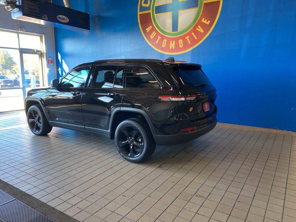 used 2024 Jeep Grand Cherokee car, priced at $35,994