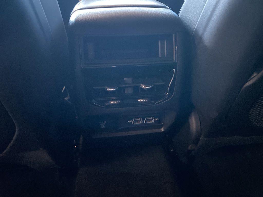 used 2024 Jeep Grand Cherokee car, priced at $35,994