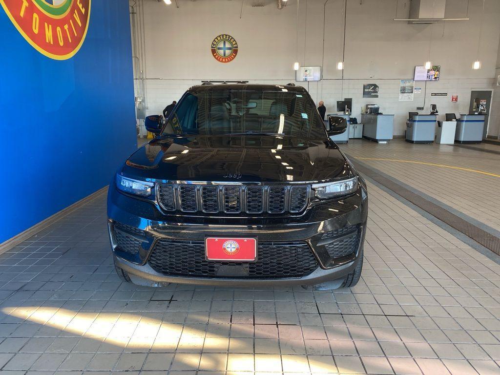 used 2024 Jeep Grand Cherokee car, priced at $35,994
