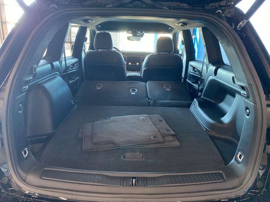 used 2024 Jeep Grand Cherokee car, priced at $35,994