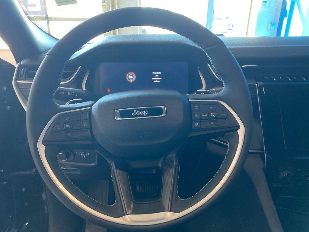 used 2024 Jeep Grand Cherokee car, priced at $35,994
