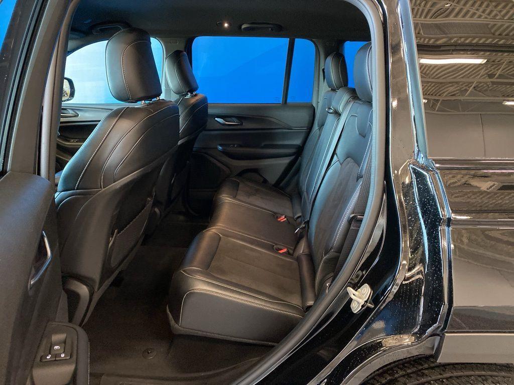 used 2024 Jeep Grand Cherokee car, priced at $35,994