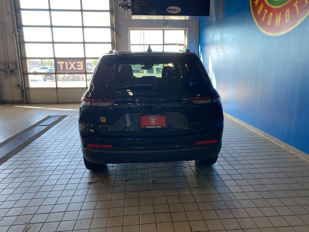 used 2024 Jeep Grand Cherokee car, priced at $35,994