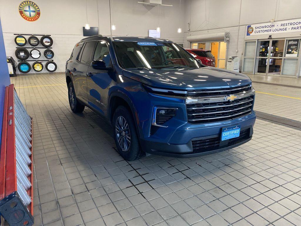 used 2025 Chevrolet Traverse car, priced at $37,994