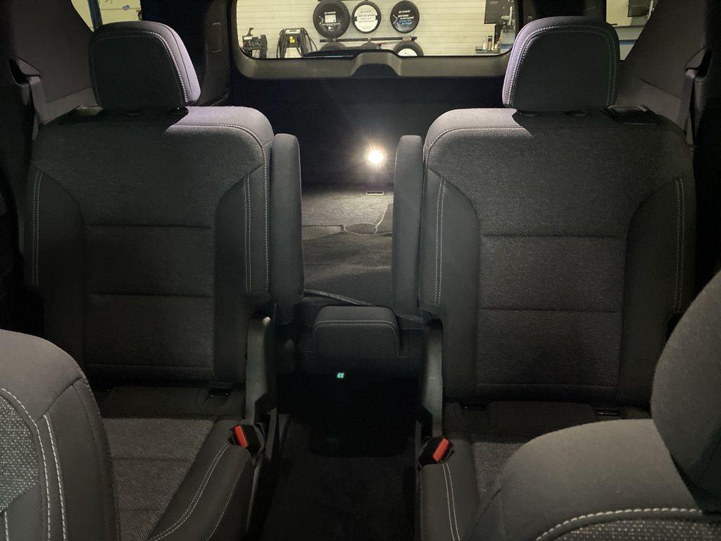 used 2025 Chevrolet Traverse car, priced at $37,994