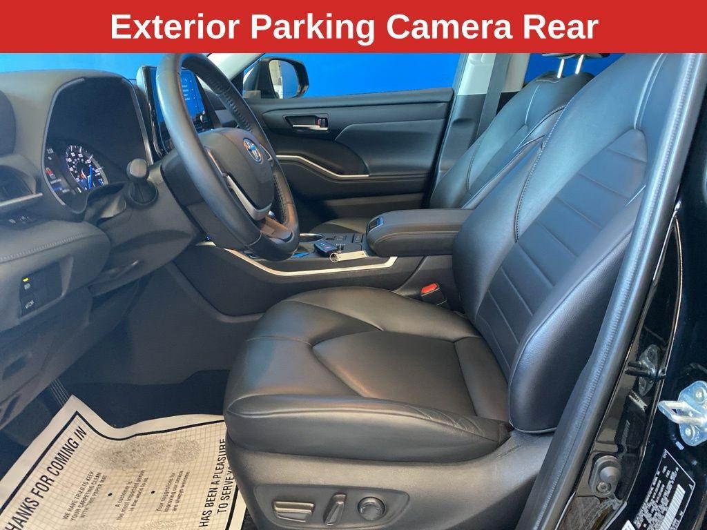 used 2022 Toyota Highlander Hybrid car, priced at $41,999