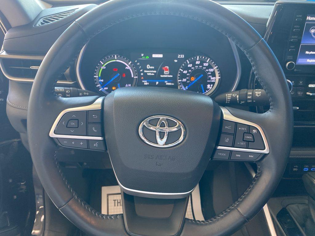 used 2022 Toyota Highlander Hybrid car, priced at $40,997