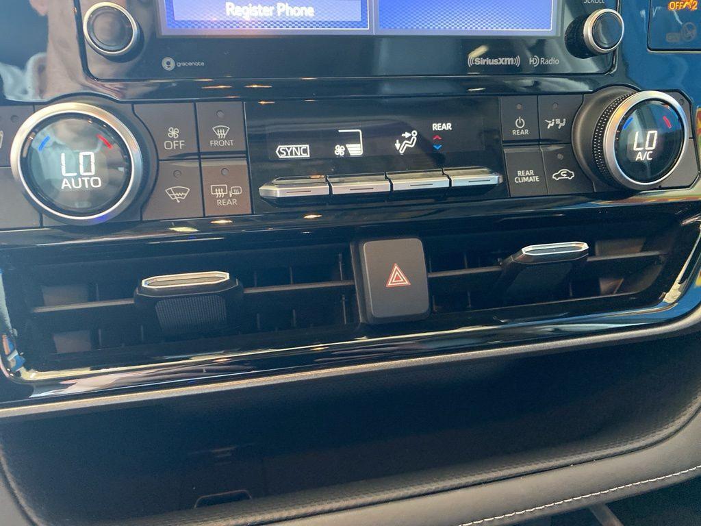 used 2022 Toyota Highlander Hybrid car, priced at $40,997