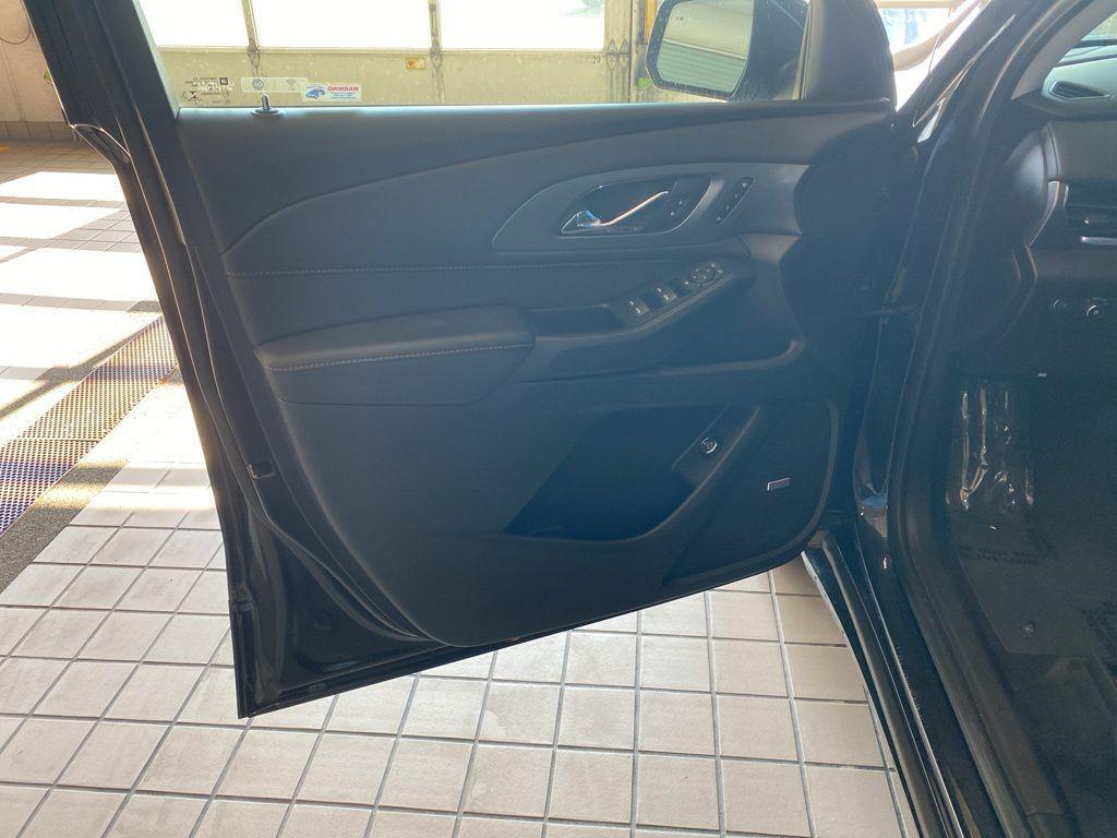 used 2021 Chevrolet Traverse car, priced at $26,994