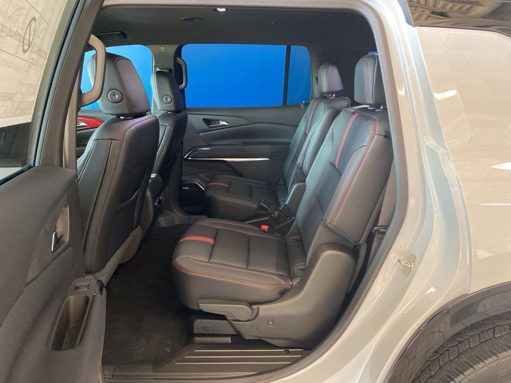 new 2026 Chevrolet Traverse car, priced at $57,577