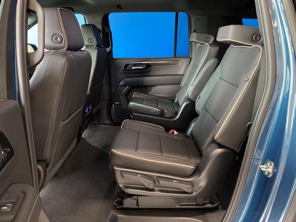 new 2025 Chevrolet Suburban car, priced at $78,999