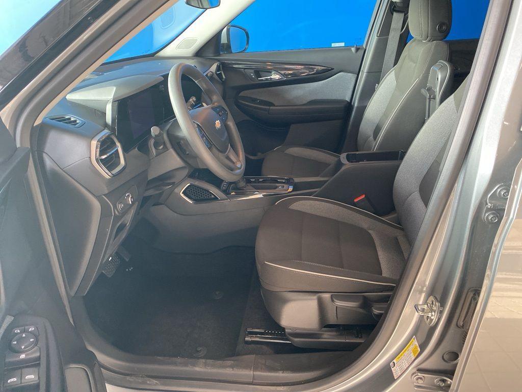 used 2025 Chevrolet TrailBlazer car, priced at $22,996