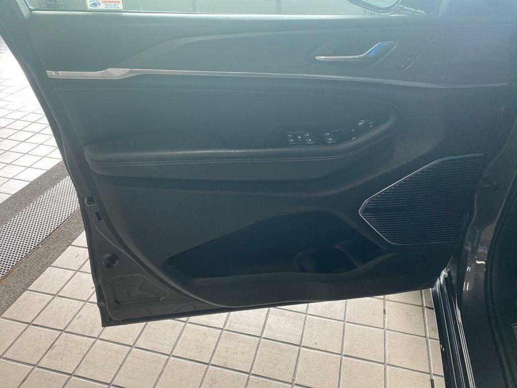 used 2021 Jeep Grand Cherokee L car, priced at $28,996