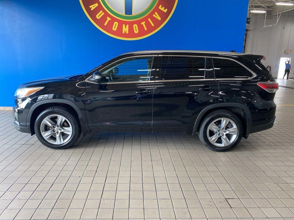 used 2014 Toyota Highlander car, priced at $15,999