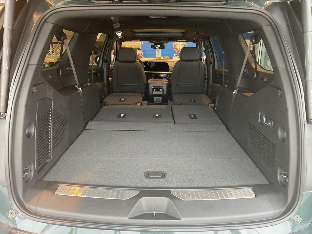 new 2025 Chevrolet Suburban car, priced at $82,175