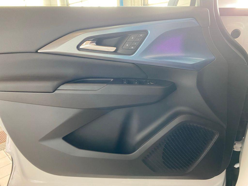 new 2025 Chevrolet Equinox EV car, priced at $42,695