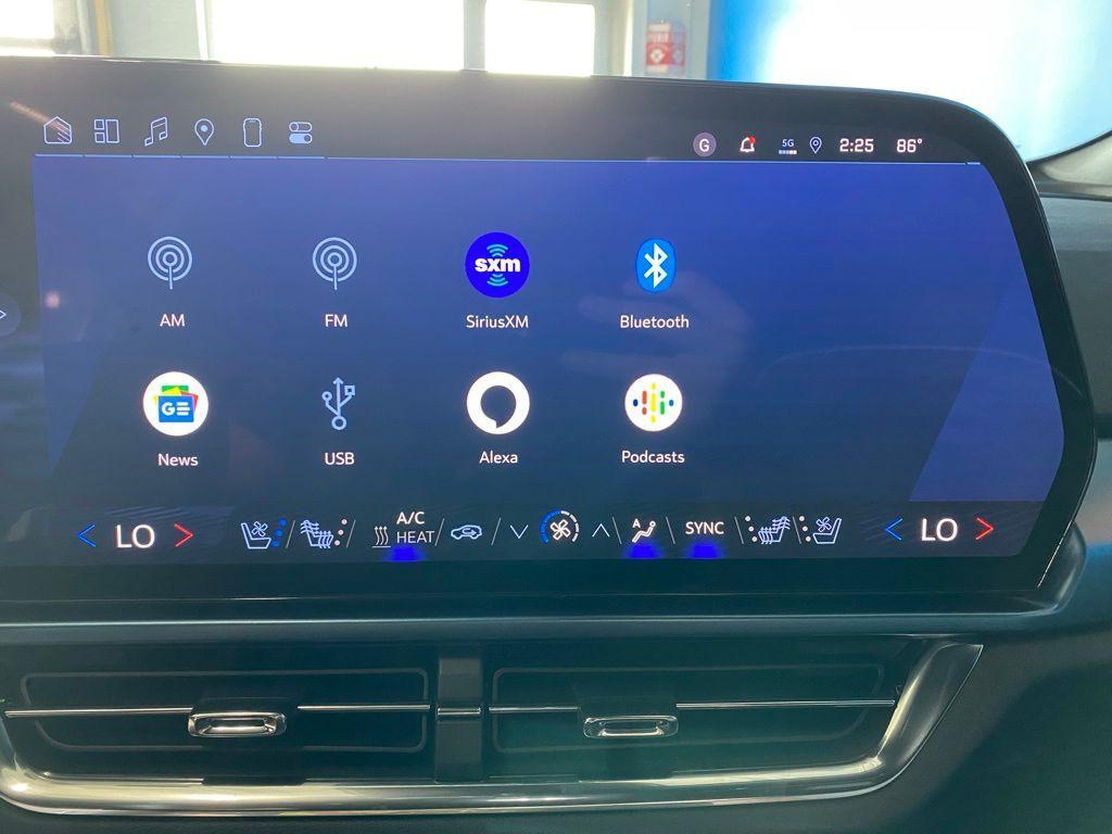 new 2025 Chevrolet Equinox EV car, priced at $42,695