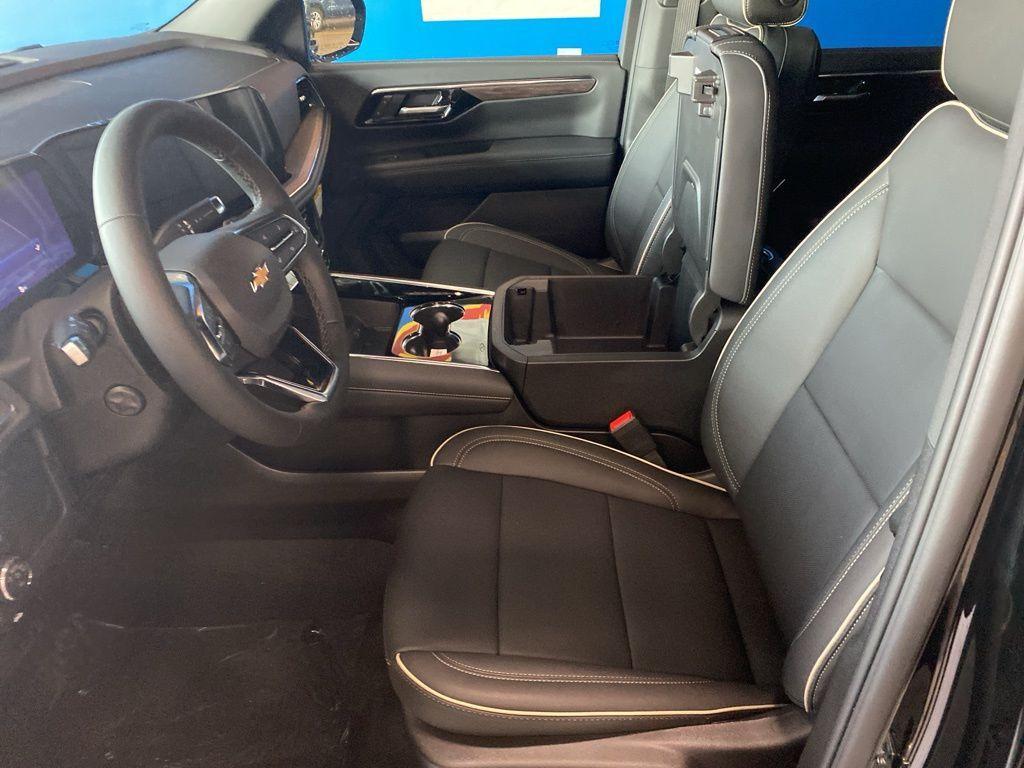 new 2025 Chevrolet Suburban car, priced at $77,719
