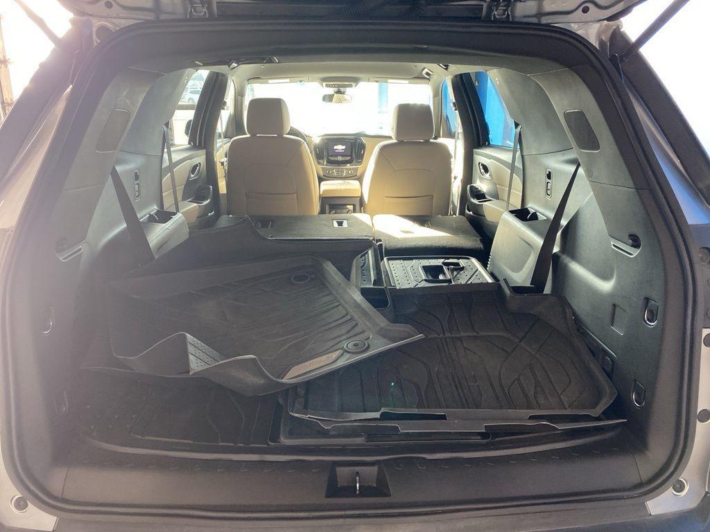 used 2023 Chevrolet Traverse car, priced at $29,999