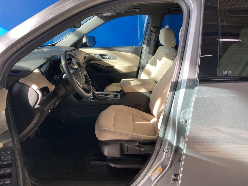 used 2023 Chevrolet Traverse car, priced at $29,999