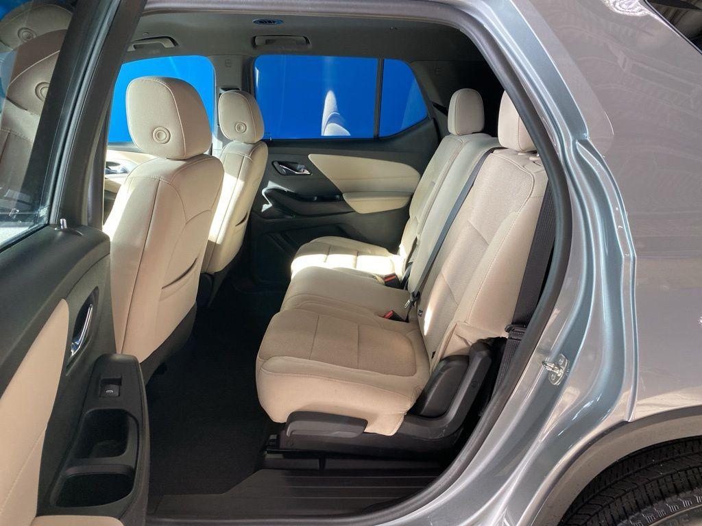 used 2023 Chevrolet Traverse car, priced at $29,999