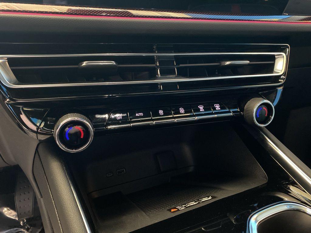 used 2024 Chevrolet Traverse car, priced at $49,874