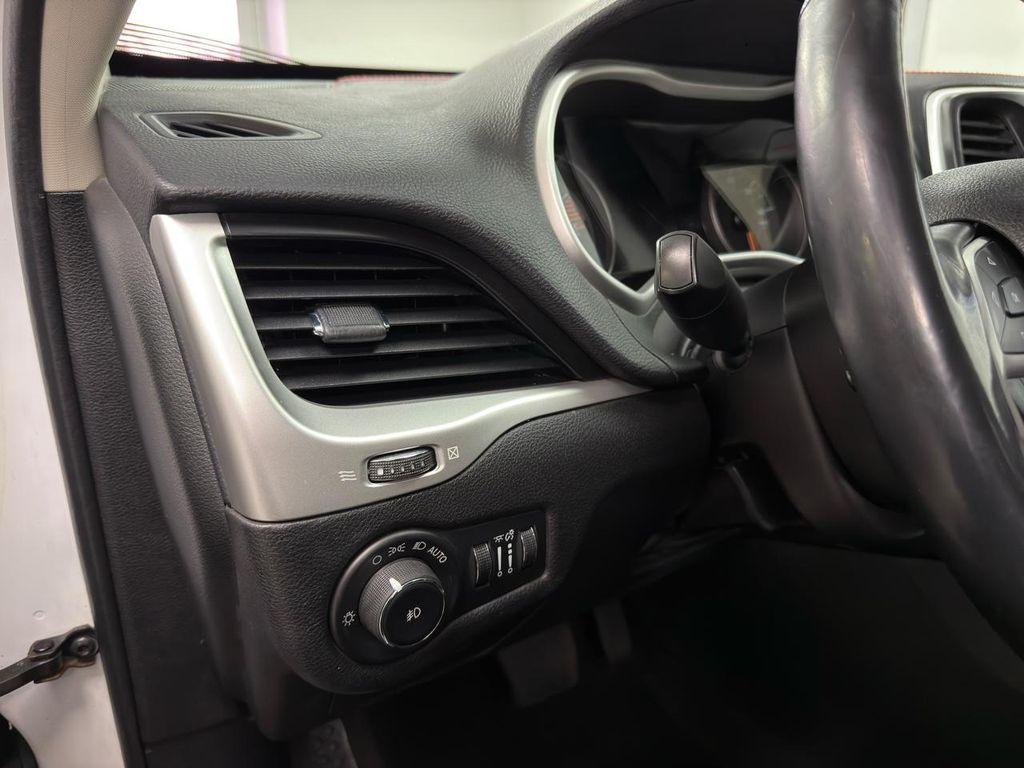 used 2016 Jeep Cherokee car, priced at $13,995