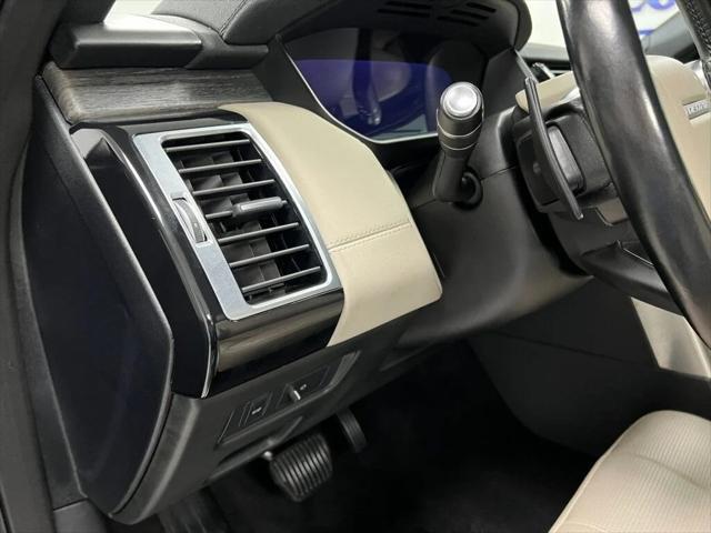 used 2018 Land Rover Discovery car, priced at $17,995