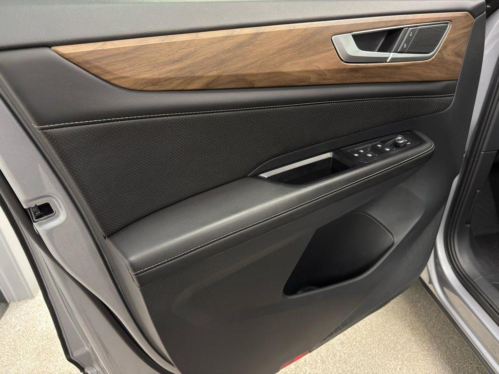 used 2024 Volkswagen Atlas car, priced at $29,995