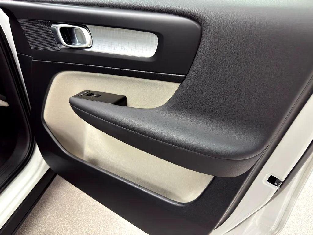 used 2022 Volvo XC40 car, priced at $20,995