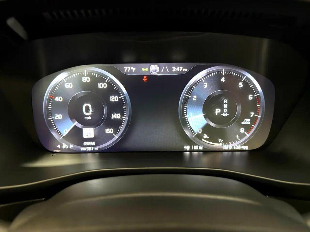 used 2022 Volvo XC40 car, priced at $20,995