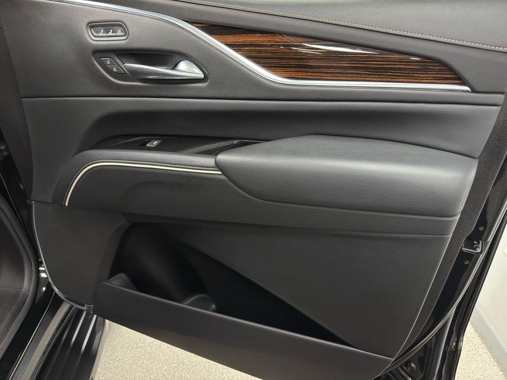 used 2022 Cadillac Escalade ESV car, priced at $53,995