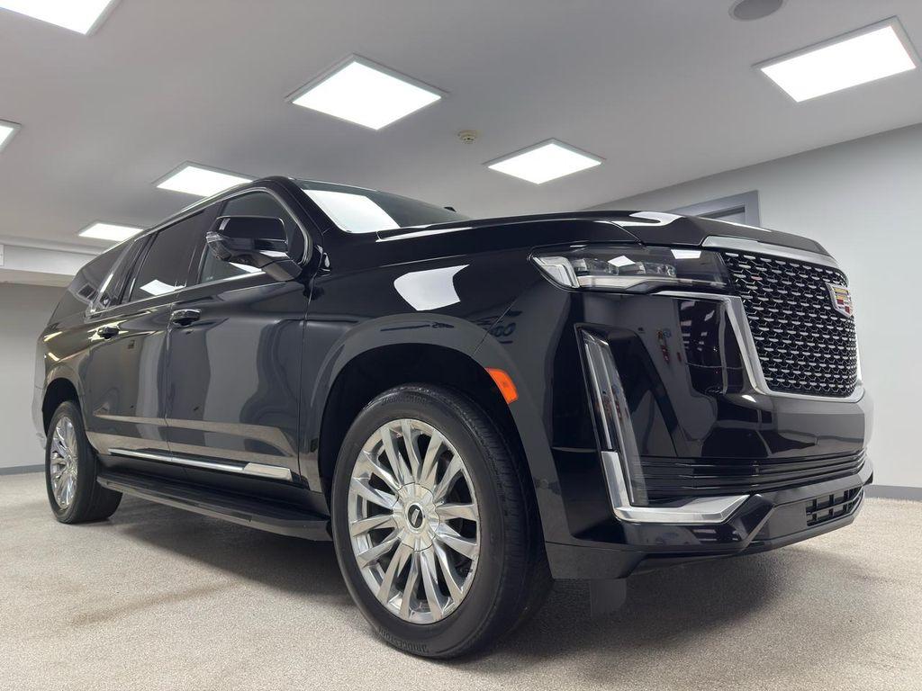 used 2022 Cadillac Escalade ESV car, priced at $53,995