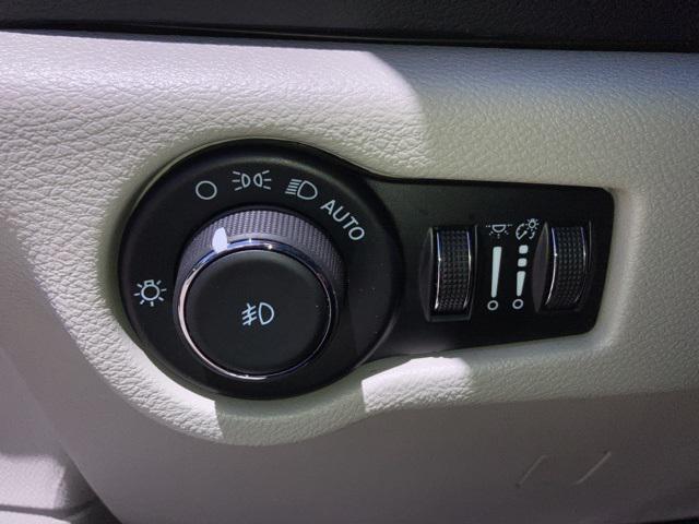 used 2024 Chrysler Pacifica car, priced at $34,911