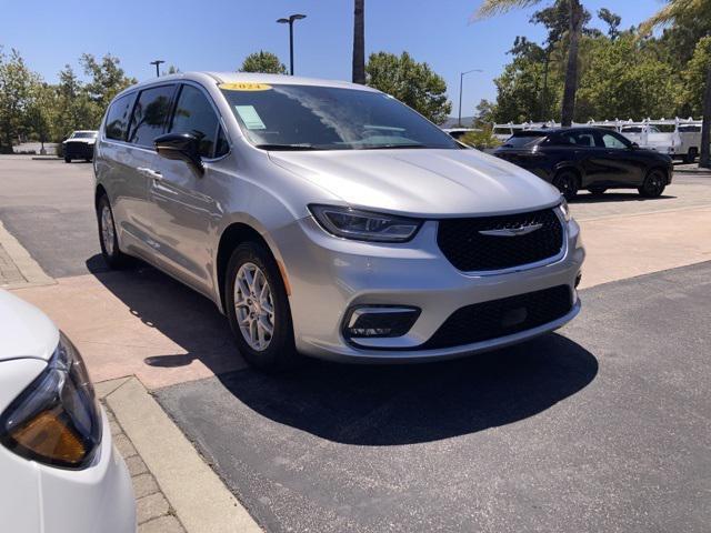 used 2024 Chrysler Pacifica car, priced at $34,911