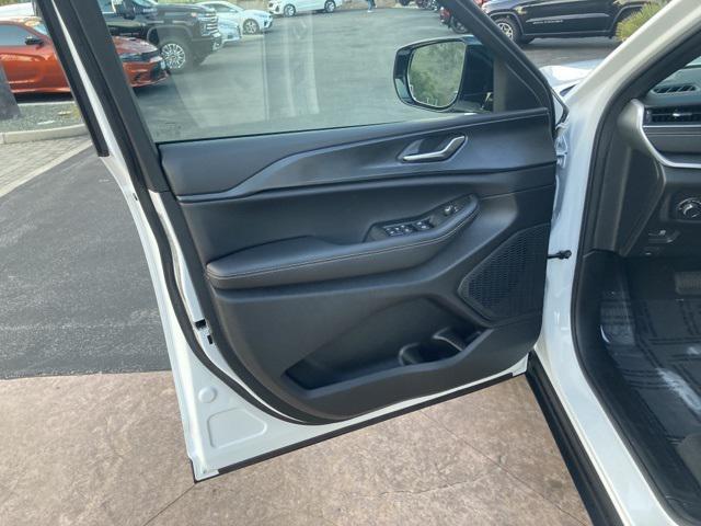 new 2025 Jeep Grand Cherokee L car, priced at $49,575