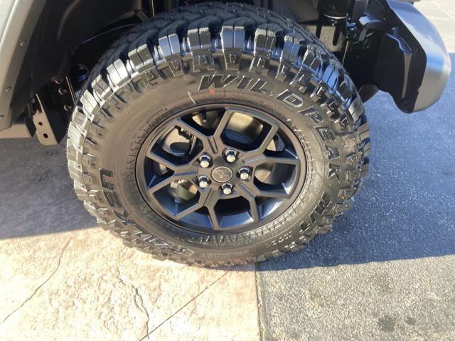 new 2025 Jeep Wrangler car, priced at $48,030