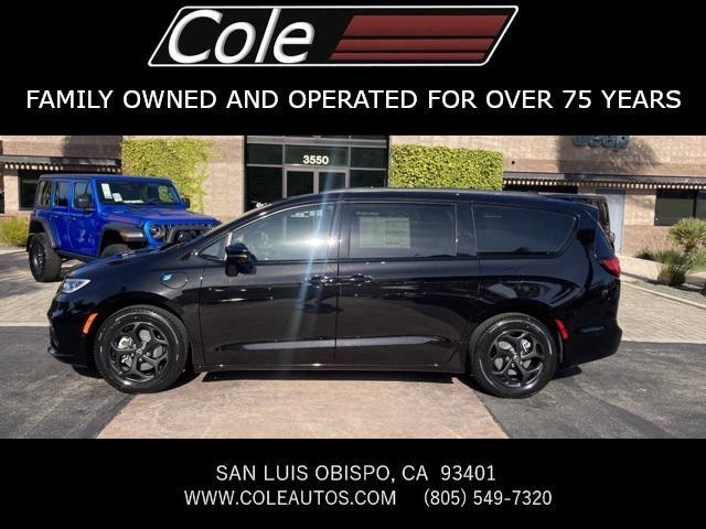 new 2025 Chrysler Pacifica Hybrid car, priced at $59,780