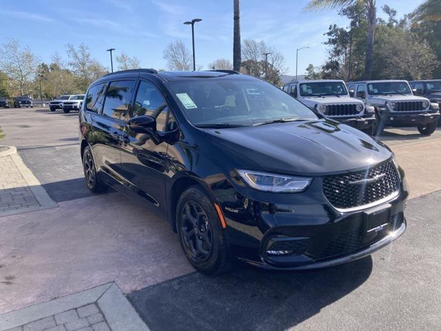 new 2025 Chrysler Pacifica Hybrid car, priced at $59,780
