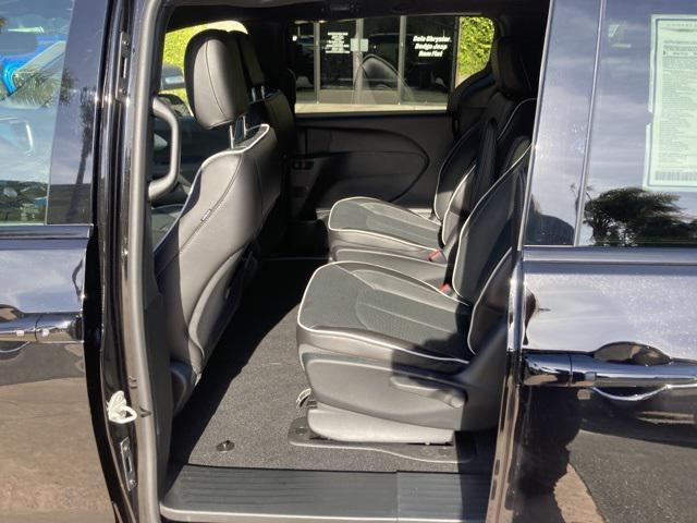 new 2025 Chrysler Pacifica Hybrid car, priced at $59,780