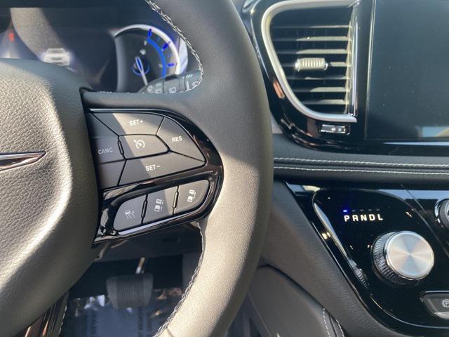 new 2025 Chrysler Pacifica Hybrid car, priced at $59,780