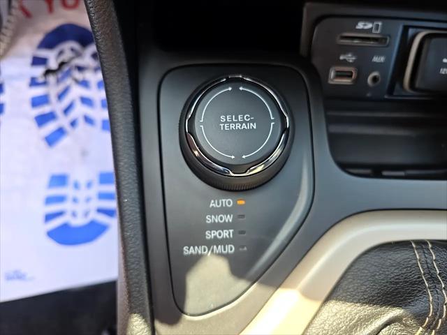 used 2015 Jeep Cherokee car, priced at $10,950
