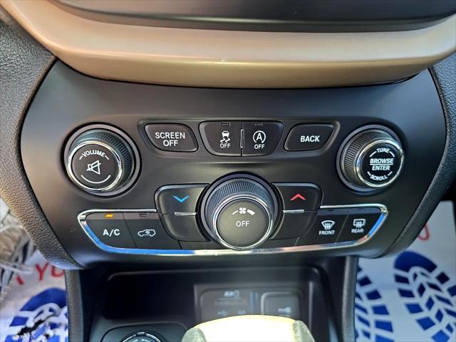 used 2015 Jeep Cherokee car, priced at $10,950