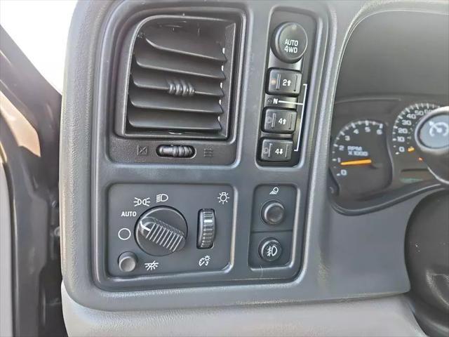 used 2006 Chevrolet Avalanche car, priced at $13,977