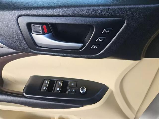 used 2016 Toyota Highlander car, priced at $23,932